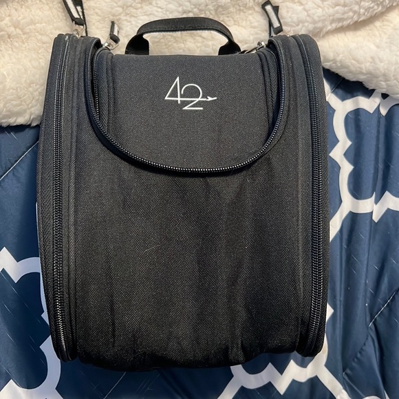 Hanging Travel Toiletry Bag - Picture 1 of 7